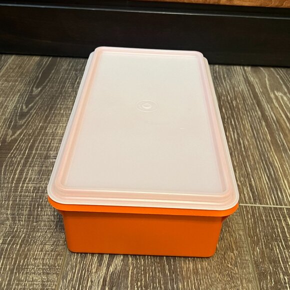 Tupperware Rectangular Container with Lid - Picture 4 of 10